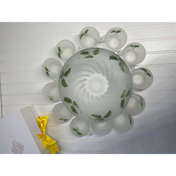 Vintage Federal Frosted Holly Berry Ivy Punch Biwl Set 12 Cups - Picture 9 of 9